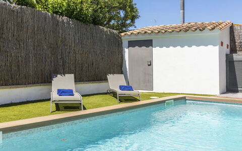 La Manzaneta: Zwembad, Samengesteld Materiaal, Toevlucht, Schaduw, Villa, Hotel, Eco Hotel, Tegel, Kamerplant, Balkon