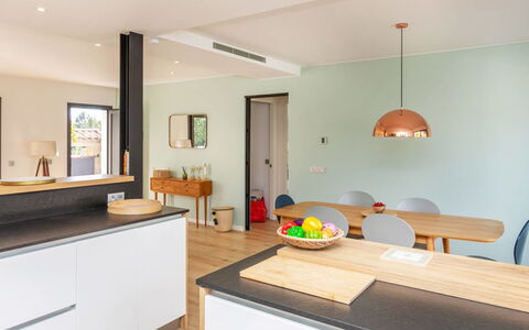 La Manzaneta: Interieur Ontwerp, Meubilair, Keuken, Countertop, Flooring, Hout, Plafond, Lichte Inrichting, Verdieping, Huis
