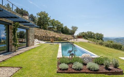 Villa Feronia: Landschap, Land Lot, Tuin, Groundcover, Landscaping, Landgoed, Boerderij, Villa, Backyard