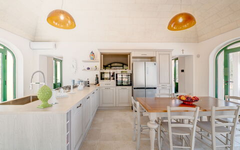 Villa Prestige: Interieur Ontwerp, Keuken, Flooring, Meubilair, Plafond, Verdieping, Countertop, Verlichting, Cabinetry, Lichte Inrichting