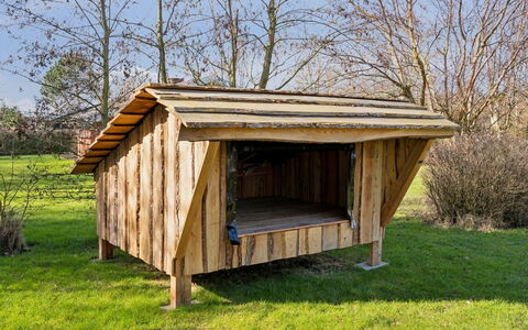 Bernadine - 400M from the Sea: Dak, Huis, Huis, Verblijf, Deur, Siding, Dek, Veranda, Plank, Hardwood