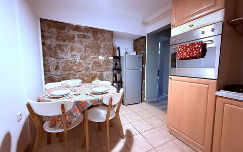 Apartment Niko, Private Garden, Wifi - Opatija: Major Appliance, Flooring, Toestel Van De Keuken, Keuken, Verdieping, Interieur Ontwerp, Huishoudapparatuur, Meubilair, Countertop, Kamer