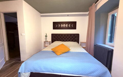 Apartment Niko, Private Garden, Wifi - Opatija: Bed, Meubilair, Slaapkamer, Bedding, Laken, Muur, Interieur Ontwerp, Hout, Verdieping, Linens
