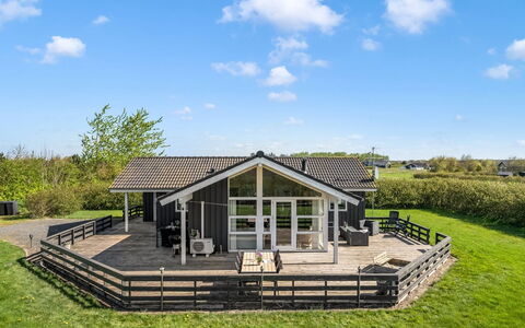 Asgard - 800M to the Fjord: Dak, Huis, Huis, Verblijf, Deur, Siding, Dek, Veranda, Plank, Hardwood