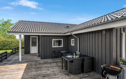 Asgard - 800M to the Fjord: Dak, Huis, Huis, Verblijf, Deur, Siding, Dek, Veranda, Plank, Hardwood