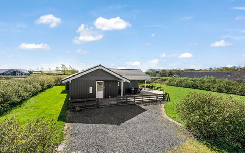 Asgard - 800M to the Fjord: Dak, Huis, Huis, Verblijf, Deur, Siding, Dek, Veranda, Plank, Hardwood