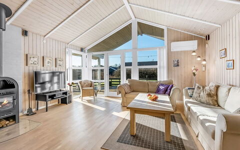 Asgard - 800M to the Fjord: Dak, Huis, Huis, Verblijf, Deur, Siding, Dek, Veranda, Plank, Hardwood