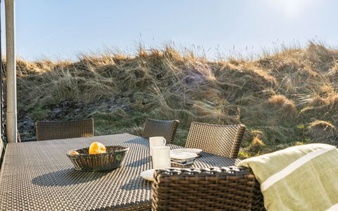 Alrike - 200M from the Sea: Landgoed, Schaduw, Oprit, Boerderij