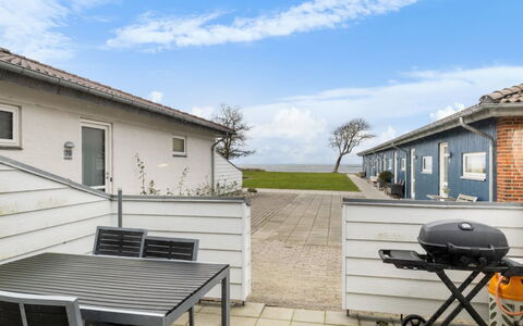 Kari - 50M from the Sea: Appartement, Condominium, Landgoed, Balkon, Villa, Hotel