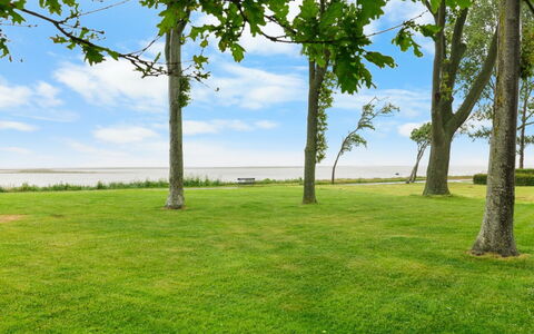 Kari - 50M from the Sea: Appartement, Condominium, Landgoed, Balkon, Villa, Hotel