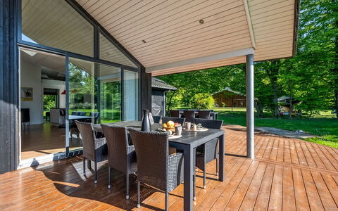 Erlinda - 300M from the Sea: Huis, Huis, Deur, Dak, Verblijf, Landgoed, Tuin, Schaduw, Siding, Werf