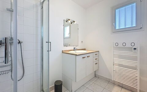 Le Chant des Sables: Flooring, Loodgieterswerkinrichting, Verdieping, Interieur Ontwerp, Badkamer, Kraan, Loodgieter, Plafond, Wastafel, Tegel