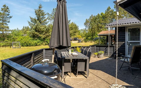 Hansa - 3Km from the Sea: Hout, Huis, Veranda, Dek, Hardwood, Dak, Beits, Houten Vloer, Eco Hotel
