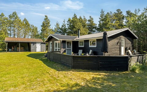 Hansa - 3Km from the Sea: Hout, Huis, Veranda, Dek, Hardwood, Dak, Beits, Houten Vloer, Eco Hotel