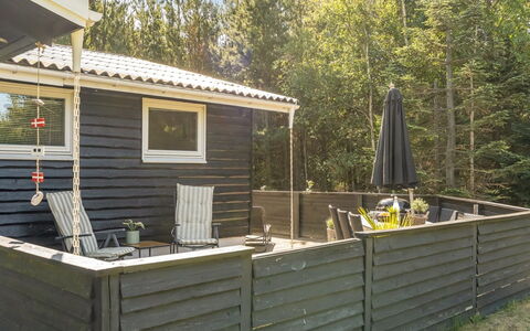 Hansa - 3Km from the Sea: Hout, Huis, Veranda, Dek, Hardwood, Dak, Beits, Houten Vloer, Eco Hotel