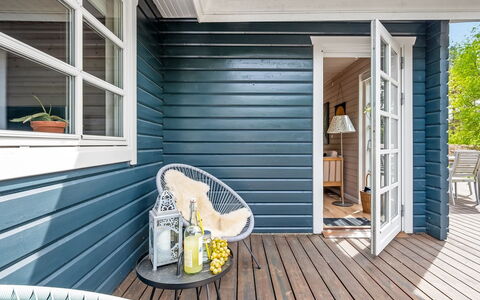 Iorund - 9Km from the Sea: Hout, Flooring, Beits, Cabinetry, Countertop, Keuken, Loodgieterswerkinrichting, Hardwood, Natuurlijk Materiaal, Wastafel