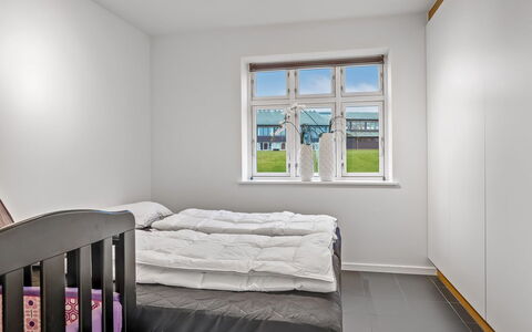 Afke - 700M from the Sea: Dak, Huis, Deur, Verblijf, Schaduw, Siding, Werf, Landgoed, Backyard