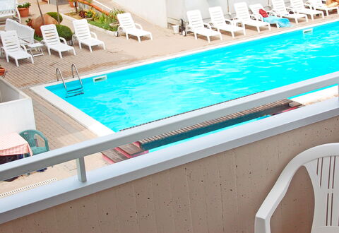 Marconi Seaside Residence, Pool, Wifi, Abruzzo: Zwembad, Buitenmeubels, Vrije Tijd, Toevlucht, Meubilair, Ligstoel, Vakantie, Hotel, Stoel, Recreatiecentrum