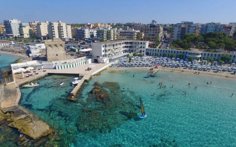 Giovanni Apartment In Gallipoli, Ac, Seaside: Zee, Kust En Oceanic Landvormen, Kust, Strand, Kust, Toevlucht, Condominium, Oceaan, Watercraft, Boot