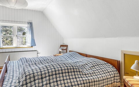 Ibbe - 3.5Km from the Sea: Slaapkamer, Bed, Hout, Laken, Bedding, Interieur Ontwerp, Linens, Verdieping, Flooring, Meubilair