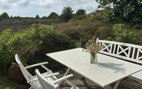 Ibbe - 3.5Km from the Sea: Meubilair, Buitenmeubels, Tafel, Stoel, Buitentafel, Keuken En Eettafel, Schaduw, Tuin, Koffietafel