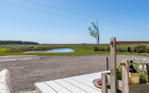 Kora - 2Km from the Sea: Hout, Huis, Veranda, Dek, Hardwood, Dak, Beits, Houten Vloer, Eco Hotel