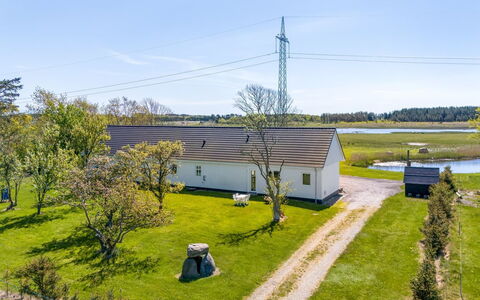 Kora - 2Km from the Sea: Hout, Huis, Veranda, Dek, Hardwood, Dak, Beits, Houten Vloer, Eco Hotel