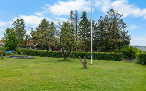 Gravers - 150M from the Sea: Dak, Huis, Huis, Verblijf, Deur, Siding, Dek, Veranda, Plank, Hardwood