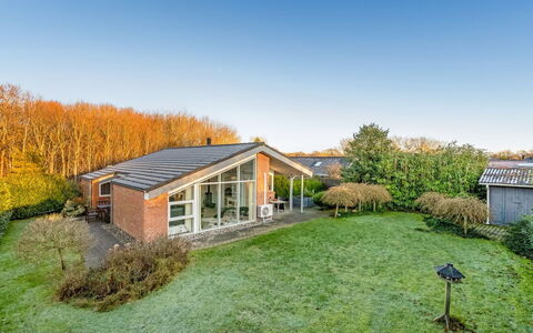 Takenya - 350M to the Fjord: Dak, Huis, Huis, Verblijf, Deur, Siding, Dek, Veranda, Plank, Hardwood
