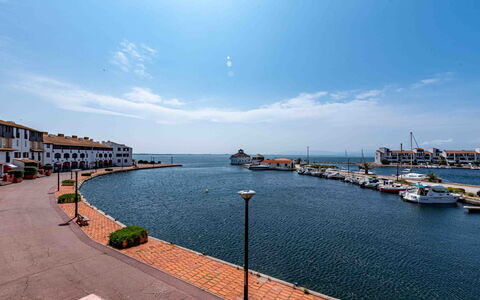 Sombrero: Water, Zwemwater, Watervoorraden, Waterweg, Kanaal, Boot, Meer, Watercraft, Zee, Jachthaven