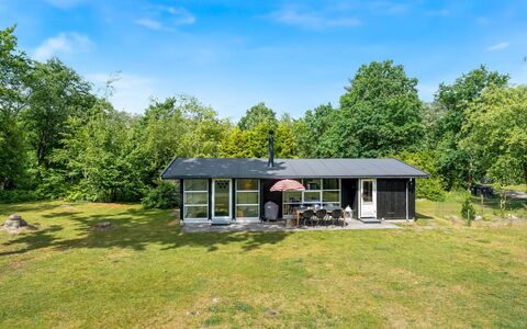 Aija - 175M from the Sea: Hout, Meubilair, Appartement, Kamer, Plafond, Beits, Stoel, Hardwood, Vernis, Timmerhout