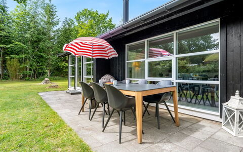 Aija - 175M from the Sea: Hout, Meubilair, Appartement, Kamer, Plafond, Beits, Stoel, Hardwood, Vernis, Timmerhout