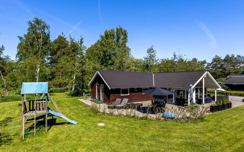 Srebrenka - 900M from the Sea: Landgoed, Schaduw, Oprit, Boerderij