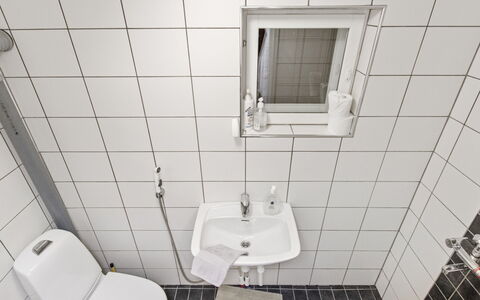 Jauli: Meubilair, Interieur Ontwerp, Flooring, Verdieping, Tafel, Plafond, Keuken En Eettafel, Verlichting, Stoel, Huis
