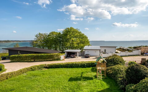 Stavros - 100M from the Sea: Landgoed, Schaduw, Oprit, Boerderij