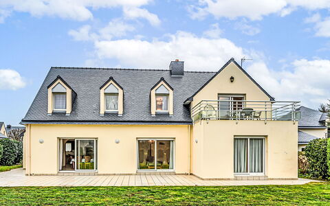 Guidel 606: Huis, Woongebied, Huis, Dak, Facade, Landgoed, Verblijf, Boerderij, Deur, Villa