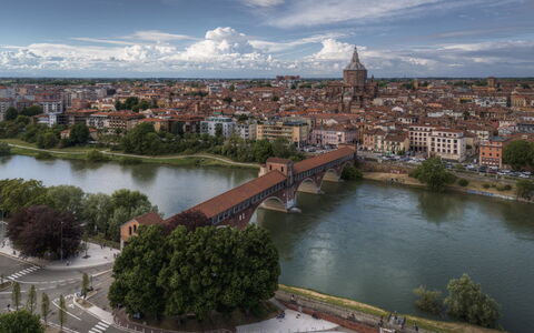 Lory House: Water, Zwemwater, Watervoorraden, Waterweg, Stad, Woongebied, Bank, Stedelijk Gebied, Waterloop, Landschap