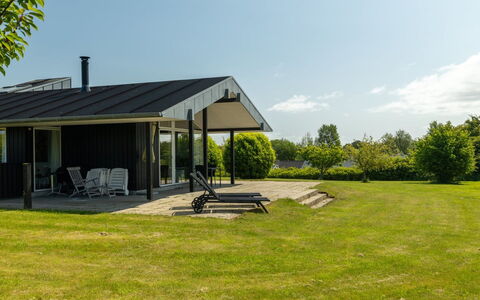 Erlinda - 600M from the Sea: Landgoed, Schaduw, Oprit, Boerderij