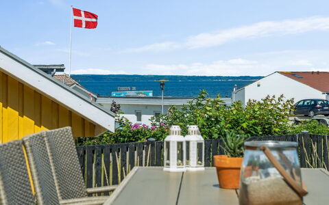 Mari - 150M from the Sea