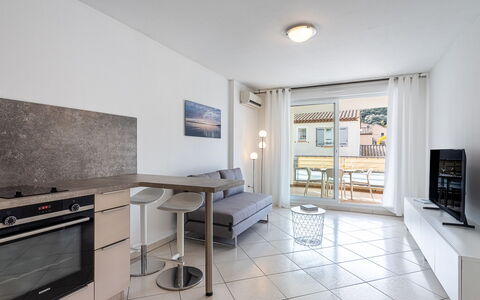 Côté Port: Zwembad, Woongebied, Condominium, Appartement, Toevlucht, Landgoed, Schaduw, Villa, Hacienda, Herenhuis