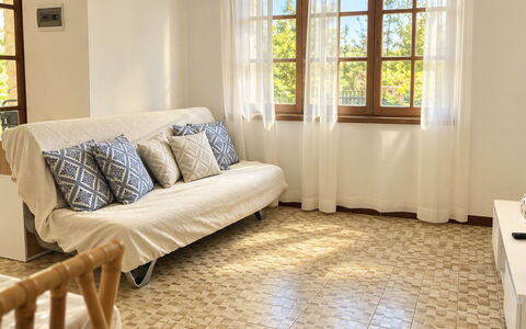 Villasimius 674: Flooring, Verdieping, Interieur Ontwerp, Meubilair, Hout, Bankstel, Kamer, Huis, Woonkamer