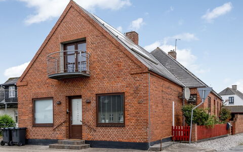 Jantje - 200M from the Sea