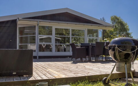 Tayana - 500M from the Sea: Meubilair, Interieur Ontwerp, Flooring, Verdieping, Plafond, Kamer, Stoel, Tafel, Appartement, Keuken En Eettafel