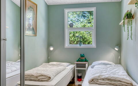 Riitta - from the Sea: Interieur Ontwerp, Muur, Slaapkamer, Verdieping, Flooring, Bed, Plafond, Bedding, Meubilair, Laken