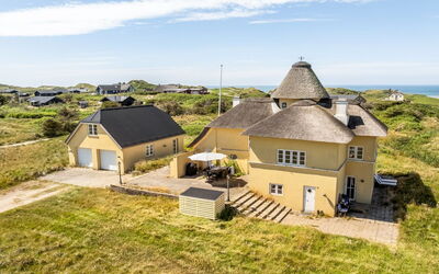 Amina - 200M from the Sea