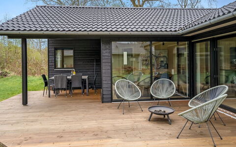 Angelie - from the Sea: Hout, Dak, Huis, Siding, Deur, Verblijf, Dek, Garden Gebouwen, Veranda, Hardwood