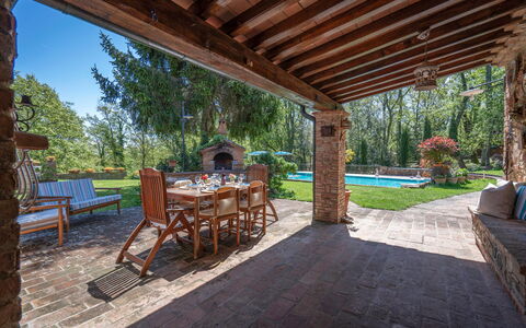 Grace Home, Pool, Wifi, Gambassi Terme: Meubilair, Hout, Stoel, Tafel, Buitenmeubels, Schaduw, Tuin, Landgoed, Steen, Backyard