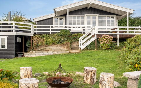 Gesine - 50M to the Fjord: Struik, Huis, Verblijf, Land Lot, Veranda, Tuin, Boerderij, Landgoed, Landscaping, Plank