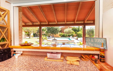 Top Villa Chantal Airco: Hout, Plafond, Interieur Ontwerp, Beits, Verdieping, Countertop, Keuken, Hardwood, Straal, Schaduw