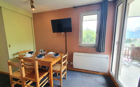 Meije 15: Appartement, Balkon, Stoel, Schaduw, Buitenmeubels, Daylighting, Aluminium